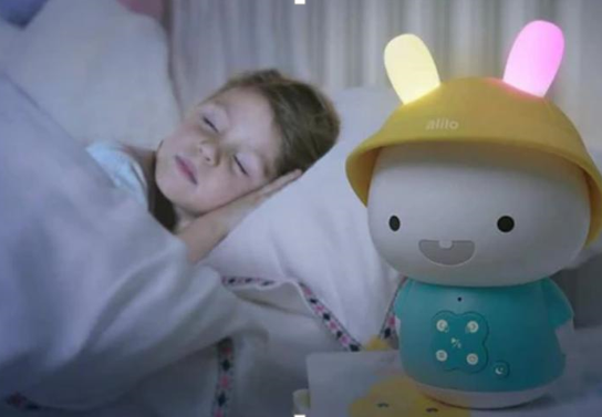 Introducing a pillow too early for infants is a decision many parents overlook, yet it carries significant risks that can compromise their baby’