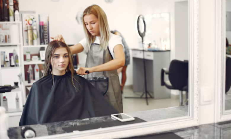 The Ultimate Guide to Choosing the Right Salon for Women’s Haircuts