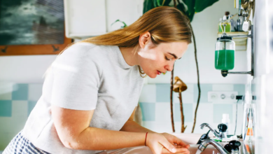 The Science of Clear Skin: How Salicylic Acid Cleansers Fight Pimples and Blackheads