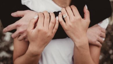 How Do You Choose the Perfect Moss Agate Engagement Ring?