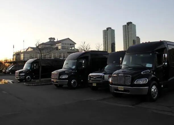 Affordable Charter Bus Companies NYC for Tourists Visiting Top NYC Attractions